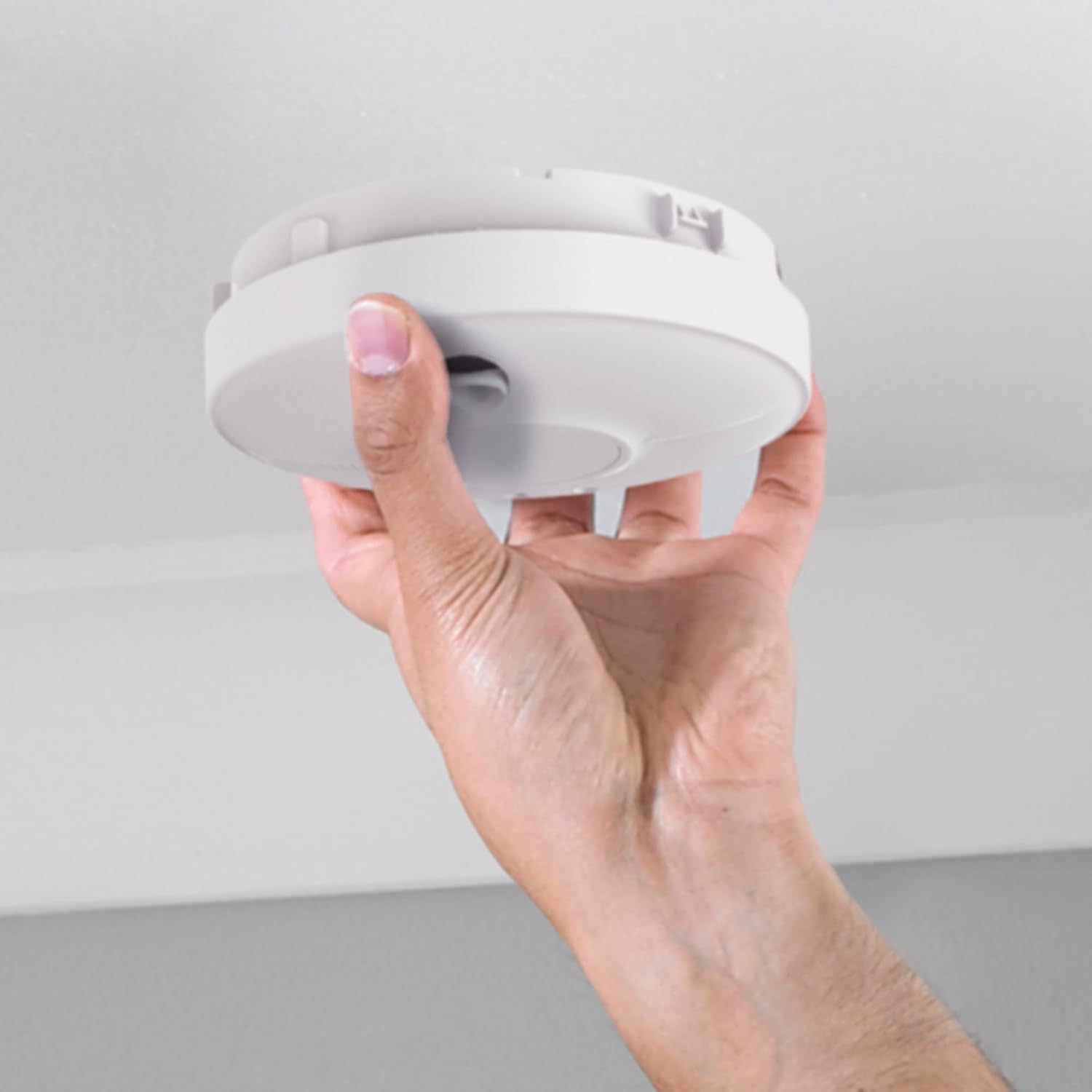 FireAngel SW10-EUT 230V smoke detector with 9V lithium backup, interconnected for reliable fire safety.