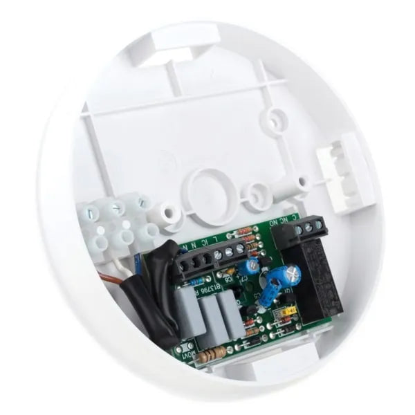 EI Electronics RF-compatible smoke detector with 9V backup, showing the black device with sensor and wiring connections.