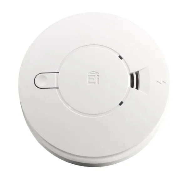 Optische rookmelder EI Electronics Ei146e met 230V voeding en 9V back-up, visueel overzicht van de rookmelder voor veiligheid.