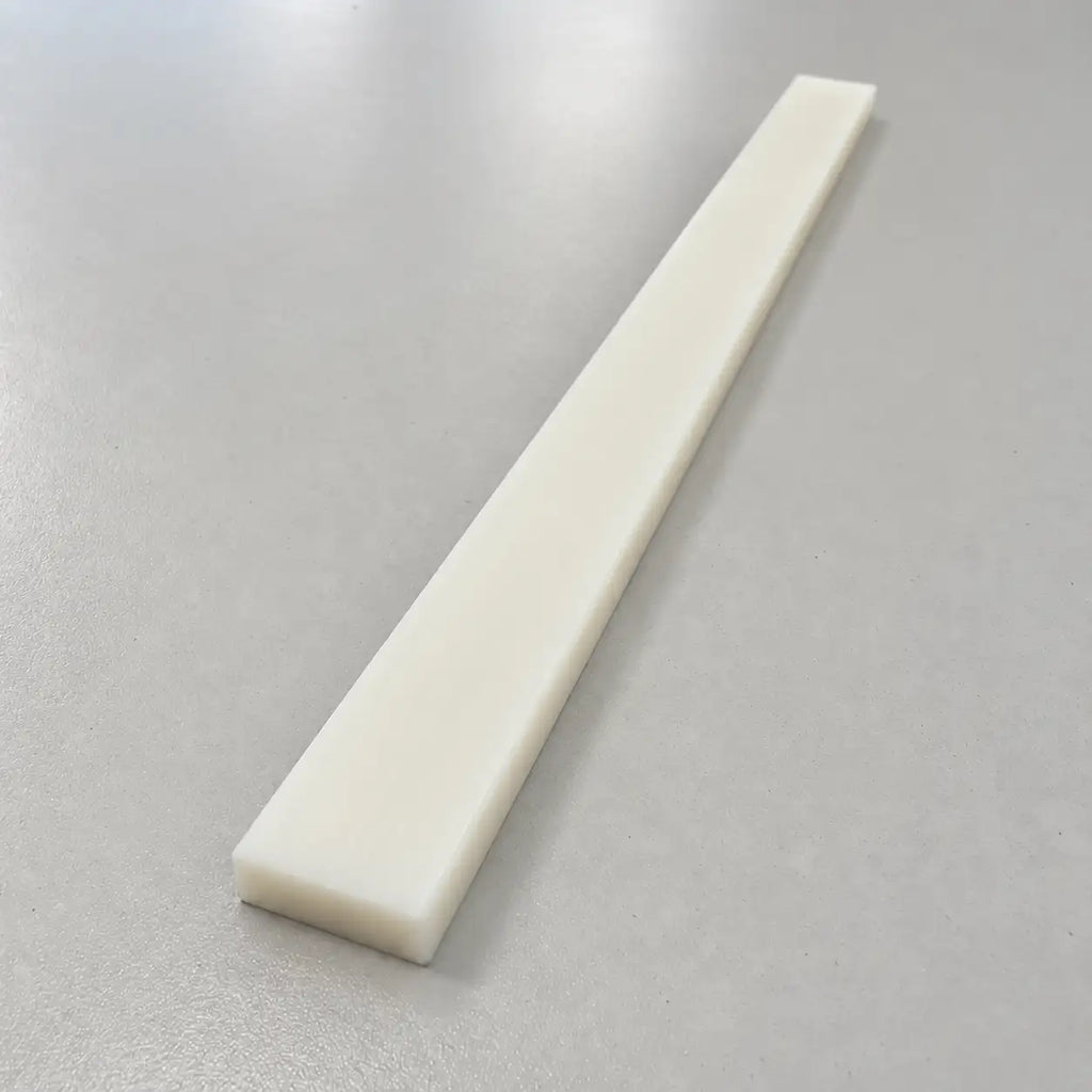 Plastic building blocks from BouwmarktXL, featuring a POM strip for versatile construction and creative projects.