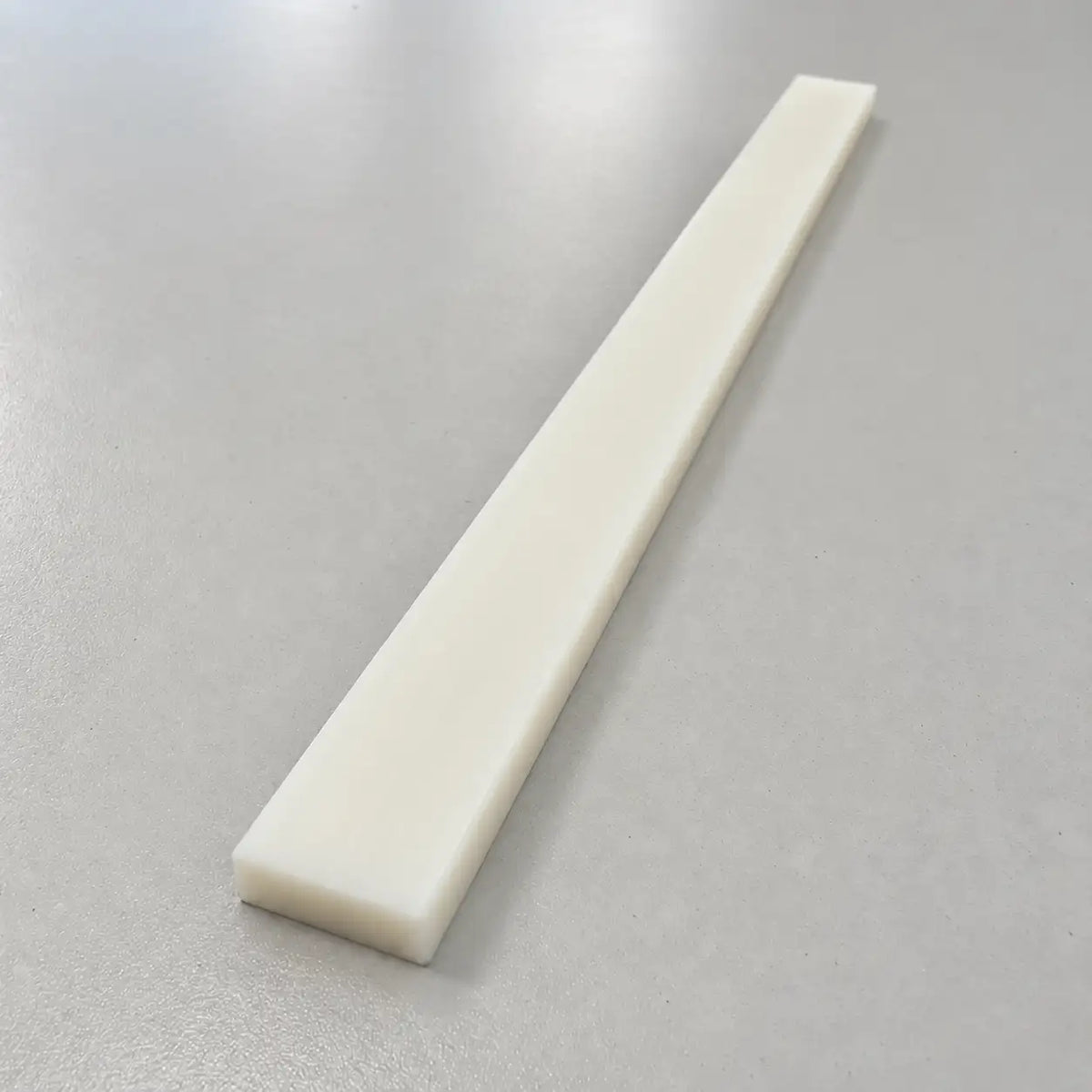 Plastic building blocks from BouwmarktXL, featuring a POM strip for versatile construction and creative projects.