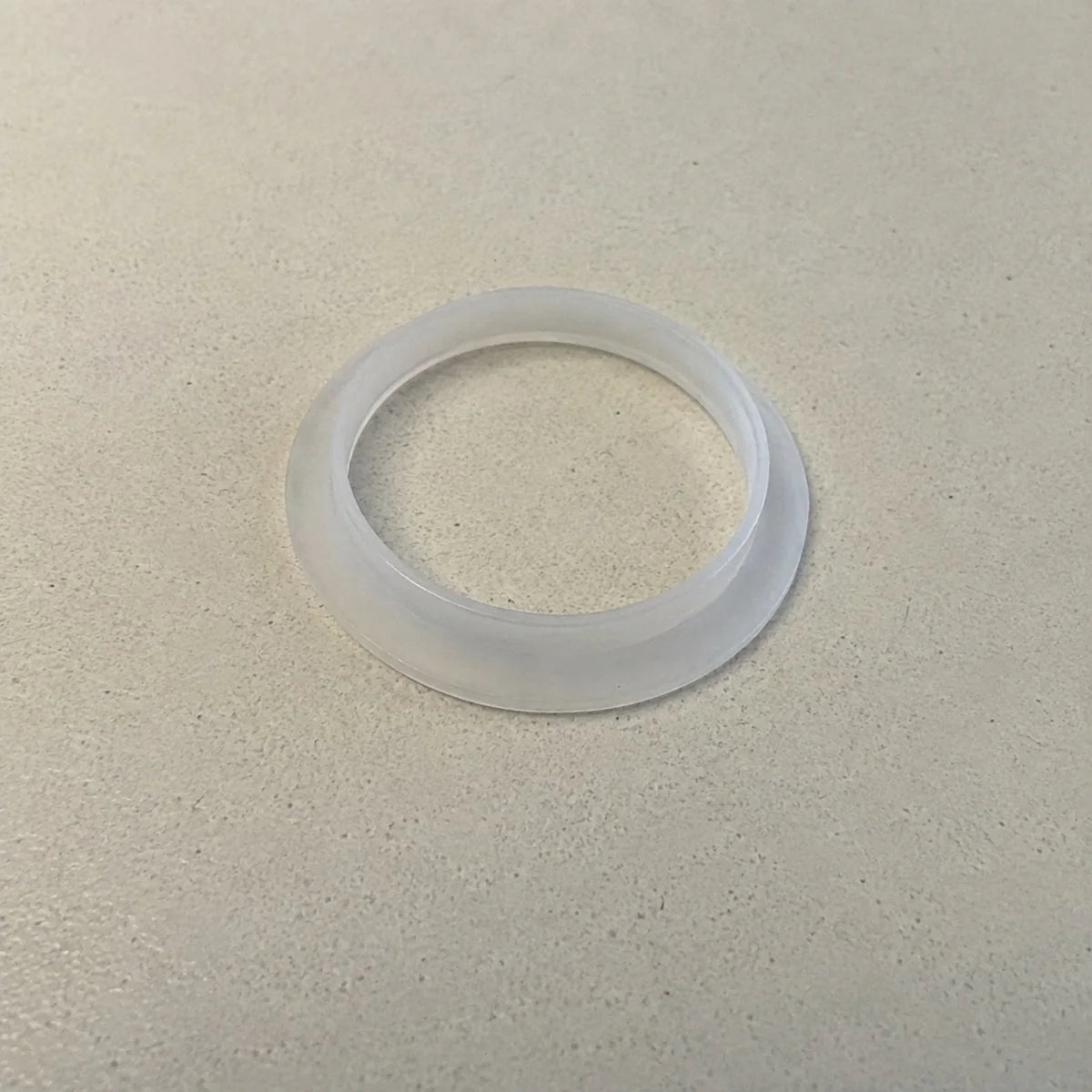 Kunststof ringen op maat met kraag, durable plastic rings for custom construction projects, by BouwmarktXL.